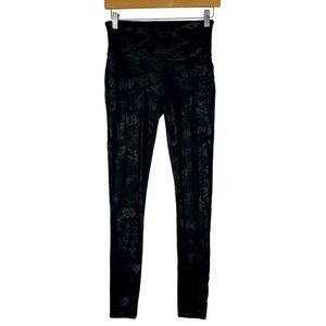 Spanx Leggings‎ Womens Medium Black Camo Faux Leather High Rise Shaping Z0185R